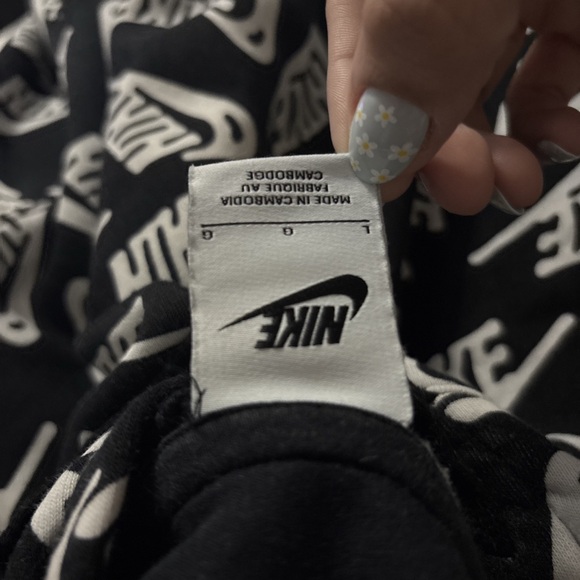 Nike Monochrome Logo Print Hoodie - Picture 5 of 6